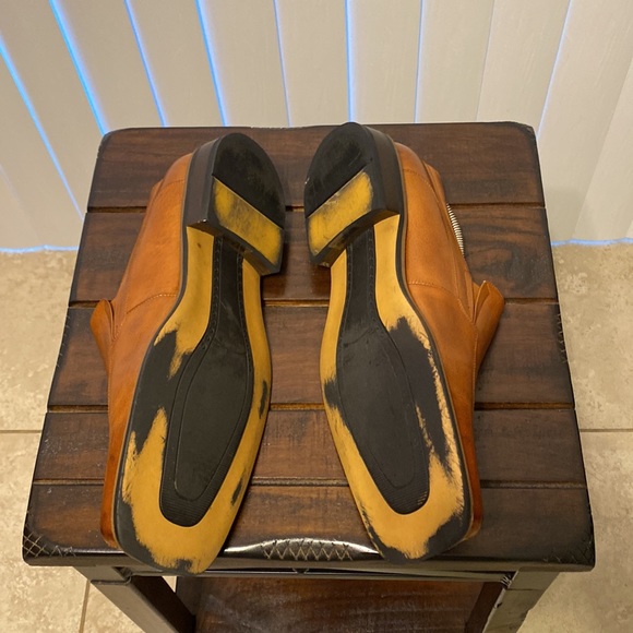 Mens brown leather loafers with shoe stretcher included - Picture 6 of 11